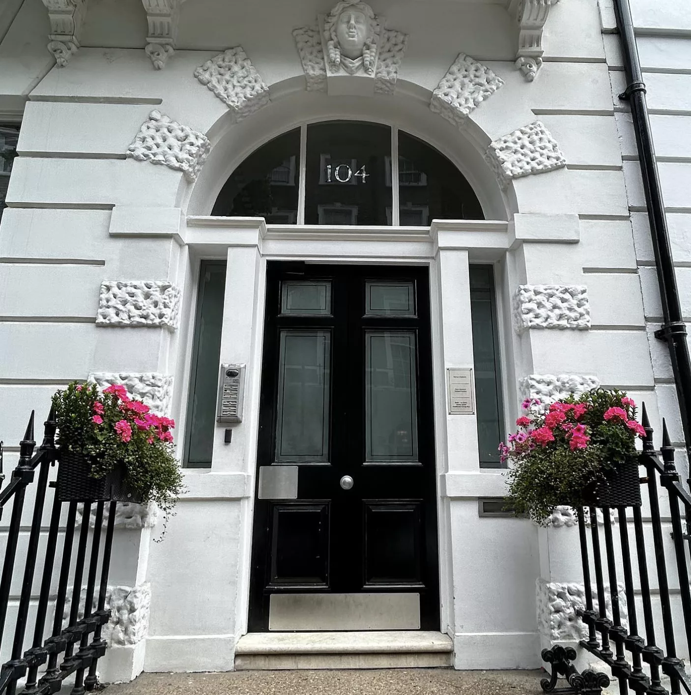 104 Harley Street entrance